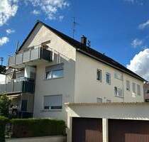 Charmante 3-Zimmer-Dachgeschosswohnung mit sonnigem Balkon in bevorzugter Lage - Filderstadt Bernhausen
