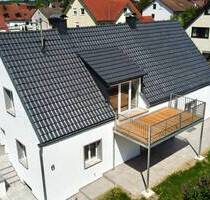 Neubaufeeling mit privaten Gartenanteil! - Adelsried