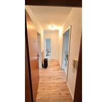 Garbsen-Mitte, Nähe Unicampus, 2-Zi-ETW mit Penthouse-Charakter 2 Loggien und PKW-Stellplatz