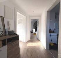 Schöne 2 12 Zimmer-Wohnung + ca. 18 qm ausgebautem Dachgeschoss mit Traumblick - Stuttgart Süd