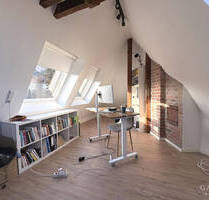 Schöne 2 12 Zimmer-Wohnung + ca. 18 qm ausgebautem Dachgeschoss mit Traumblick - Stuttgart Süd