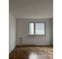 Renovierte 3 Raum Wohnung mit großzügigem Balkon und Aufzug in Gera Lusan