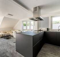 Geestland - Langen Stilvolle Dachgeschosswohnung mit Designküche und Balkon