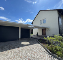 Exklusives Zweifamilienhaus mit großzügigem Garten in Toplage - Stein