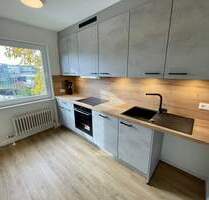 Modernes, möbliertes 2,5 -Zimmer-Apartment mit Balkon - Erstbezug nach Sanierung - Böblingen