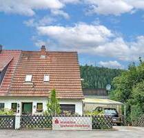 Neckargemünd: DHH mit viel Potenzial, weitläufigem Garten und Panoramablick in toller Lage