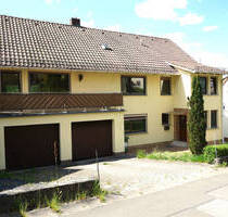 Sofort verfügbares Zweifamilienhaus mit Potential in Rödental - Mittelberg