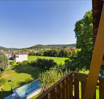 Helle 2-Zimmer-Wohnung im Dachgeschoss mit fantastischem Ausblick - Sommerkahl