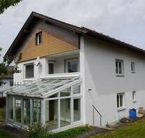 Bieterverfahren! Familienfreundliches Einfamilienhaus mit Garage und Garten in ruhiger Wohnlage - Waltenhofen