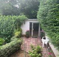 Gepflegte 2,5 Zi.-Gartenwohnung mit EBK, plus Hobbybereich im Untergeschoß, gefragte Grünlage Nähe Unterbacher See - Düsseldorf Vennhausen