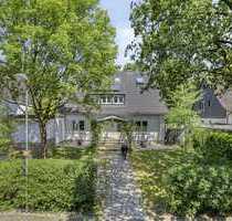 Vermietetes Zwei-Familien-Haus auf großem Grundstück in Ratingen-Hösel