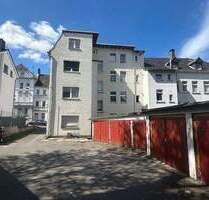 FAKTOR 11...8-Familienhaus mit 7 Garagen + Doppelgarage mit Mietsteigerungspotential in Lüdenscheid...Nähe Neubaugebiet („Wiesenstraße“)…