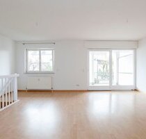 F-Hausen: 3-Zimmer Maisonettewohnung im Erdgeschoss, mit Balkon Ideal für eine kleine Familie - Frankfurt am Main
