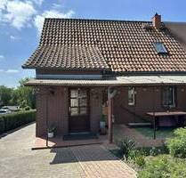 **Reserviert** Gemütliche Doppelhaushälfte mit Garten und einer Menge Nebengelass für Hobby, Werkeln, Basteln & Bauen - Groß Plasten