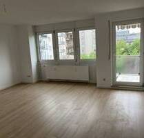 Sonnige 2-Zimmerwohnung - Neuer Boden - Frisch gestrichen - Balkon- TG-Stellplatz - Nürnberg Muggenhof
