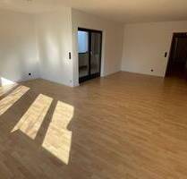 Großzügige und gepflegte 3-Zimmer-Wohnung mit Loggia in Feucht