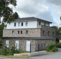 !! SCHICK !! gepflegte + schöne 3 Zimmer-Wohnung mit FAHRSTUHL und BALKON ! in OTTERSBERG
