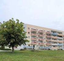 Mega-Weitsicht garantiert! - 417,00 EUR Kaltmiete, ca.  69,60 m² Wohnfläche in Kirchberg (PLZ: 08107)