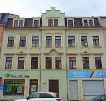 Frisch renoviert: Gemütliche 2-Zimmer-Dachwohnung mit Laminatboden, separater Küche & Dusche - Freital