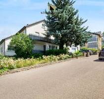 Gemütliches freistehendes Einfamilienhaus in sonniger Lage mit schönem Garten. Sofort verfügbar!! - Ludwigsburg Poppenweil