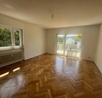 Bezaubernde 3-Zimmer-Wohnung - 1.300,00 EUR Kaltmiete, ca.  107,00 m² Wohnfläche in Baden-Baden (PLZ: 76530) Lichtental