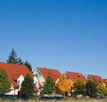 Wohnhaus mit Garage - provisionsfrei - Aschersleben Groß Schierstedt