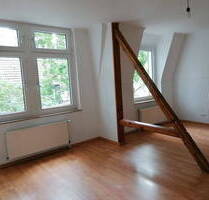 Charmante 3-Zimmer-Wohnung mit Spitzboden in zentraler Lage - komplett renoviert! - Essen Frohnhausen