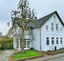 Großzügiges Wohnhaus mit Einliegerwohnung im OG in TOP-zentraler Lage von Brake