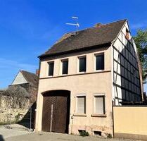 Sanierungsbedürftiges Mehrfamilienhaus in der Altstadt von SchönebeckElbe bei Magdeburg - Schönebeck (Elbe)