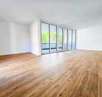 ERSTBEZUG: 3-Zimmer-Neubauwohnung mit neuer Einbauküche, Südbalkon und Tiefgaragenstellplatz - Frankfurt am Main