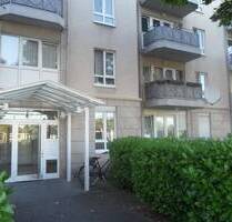 Bonner Norden freundliche 3 Zimmerwohnung mit Balkon, Diele, Bad, Gäste-WC, Personenaufzug, TG-Stellplatz