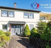 Freistehendes Einfamilienhaus in Gerolstein-Büscheich - mit Garage, Garten, Terrasse & Balkon