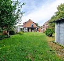nah am Meer: großes Wohnhaus mit Kaminzimmer, Garage & Garten - Büsum