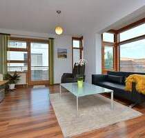 Moderne, geschmackvoll möblierte Wohnung mit Tiefgaragenplatz in Böblingen