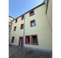 Großzügiges 8-Zimmer EFH mit kleinem Hinterhof im schönen Mittweida