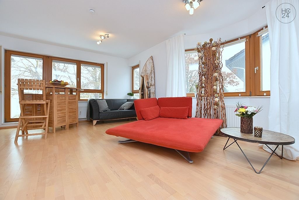 Sonnige, schön möblierte Wohnung mit Balkon in Leonberg