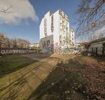 Gürtelstraße: rechts 1 Hotel + links 1 Hotel dazwischen Leergrundstück zum Verkauf - Berlin Friedrichshain