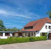 Traditionsreicher Hotel- und Gastronomiebetrieb mit Ferienhaus in bester Lage vom Nordseebad Burhave - Butjadingen