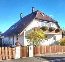 Sehr schönes Wohnhaus mit großem Grundstück in Uehlfeld