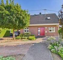 EINZIEHEN & WOHLFÜHLEN - HOCHWERTIGES WOHNHAUS MIT GARTEN UND GARAGE! - Perl