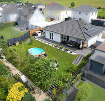 Energieeffizient und alles auf einer Ebene: Neubau-Bungalow mit unverbaubarem Fernblick - Zerf