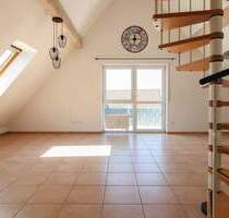 Lichtdurchflutete Maisonette mit Galerie, zwei Balkonen & Duplex-Stellplatz - Schwieberdingen