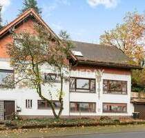 Großzügiges Mehrfamilienhaus mit drei Wohneinheiten in ruhiger Lage von Schotten