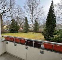 Gemütliche 2-Zimmerwohnung mit Loggia und Grünblick in Steglitz - Berlin