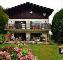 Schönes freistehendes 1 - 2 FH direkt am Wald mit Vorderhaus - Völklingen - Ludweiler