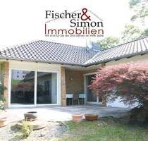 RESERVIERT-geschmackvoll modernisierter Bungalow mit traumhaftem Garten, sehr stadtnah u. ruhig gelegen - Nienburg (Weser)