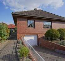 Volksbank Immobilien: Ebenerdig wohnen, bequem parken: Bungalow mit Tiefgarage! - Drangstedt