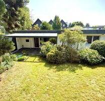 Bungalow, voll unterkellert, in Köln-Neubrück in einer ruhigen Wohnlage mit einem großartigen Grundstück.