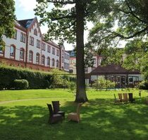 Bürofläche mit Pool und Garten - 8.125,00 EUR Kaltmiete, in Hamburg (PLZ: 22761) Bahrenfeld