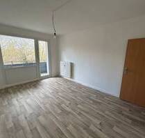 Schnell sein! Frisch renovierte 3-Zimmer-Wohnung mit Balkon! - Seeland Gatersleben